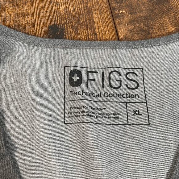 FIGS Technical Collection Leon Scrub Top Mens Size‎ XL Pocket Graphiteew - Picture 3 of 6